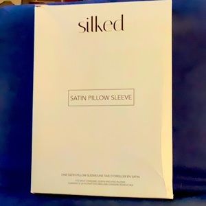 Silked Satin Pillow Sleeve
